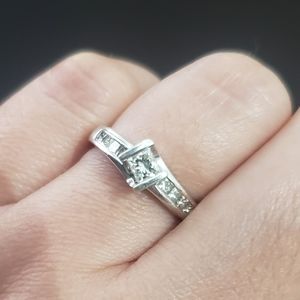 Solitaire diamond Michael Hill ring